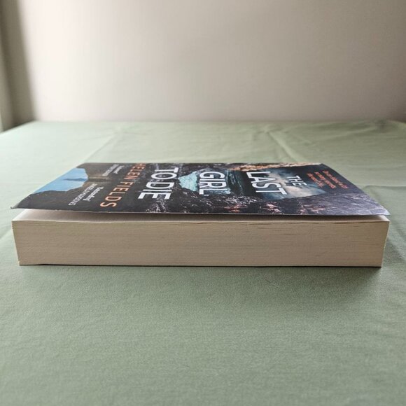 The Last Girl to Die - Helen Fields - Paperback - Picture 4 of 7